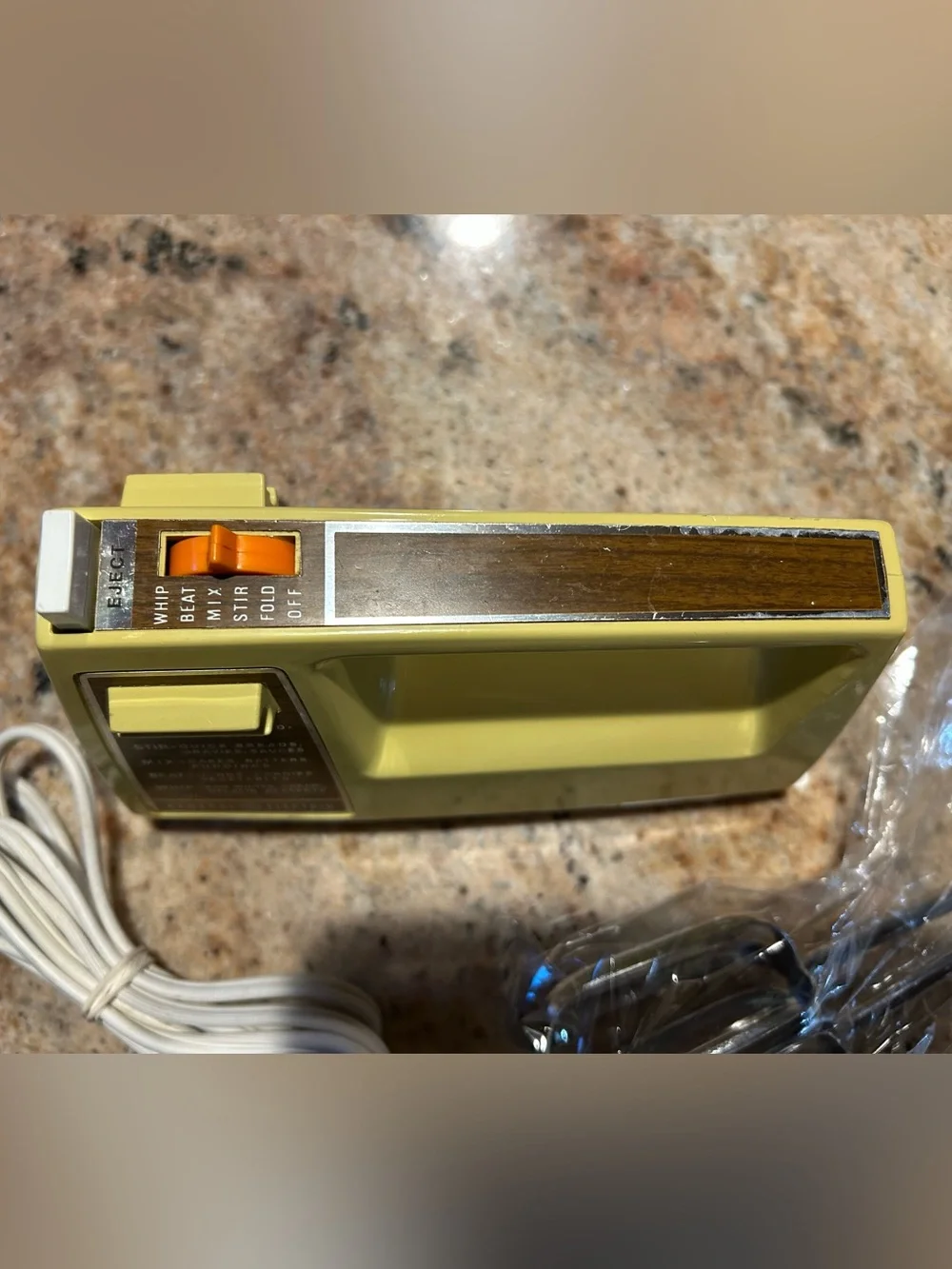 General Electric Model 420A 120W-120V Vintage Hand Mixer Harvest Gold 5 Settings